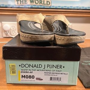 Donald Pliner Shana platform, wedge sandals. Color: Pewter Distress. Size 8.